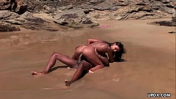 Fucking on the beach with a black dude's rock hard cock Phim mới