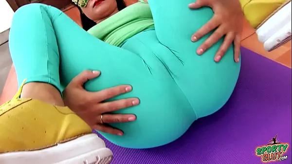 Friske Big CAMEL-TOE Round Butt Latina In Very Tight Spandex Yoga friske film