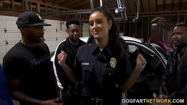 Friss Police Officer Job Is A Suck - Eliza Ibarra friss filmek