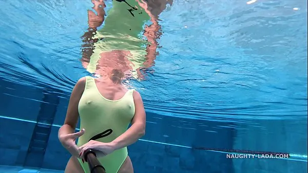 Taze My transparent when wet one piece swimwear in public pool yeni Filmler