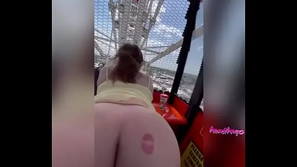 Taze Slut get fucks in public on the Ferris wheel yeni Filmler