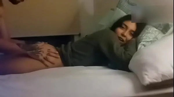 BLOWJOB UNDER THE SHEETS - TEEN ANAL DOGGYSTYLE SEX Phim mới