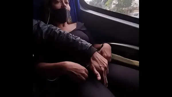 최신 I asked a stranger to play a siririca inside the bus for me 최신 영화