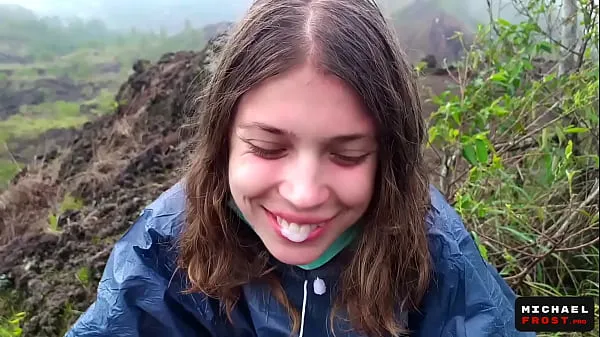 Friss The Riskiest Public Blowjob In The World On Top Of An Active Bali Volcano - POV friss filmek